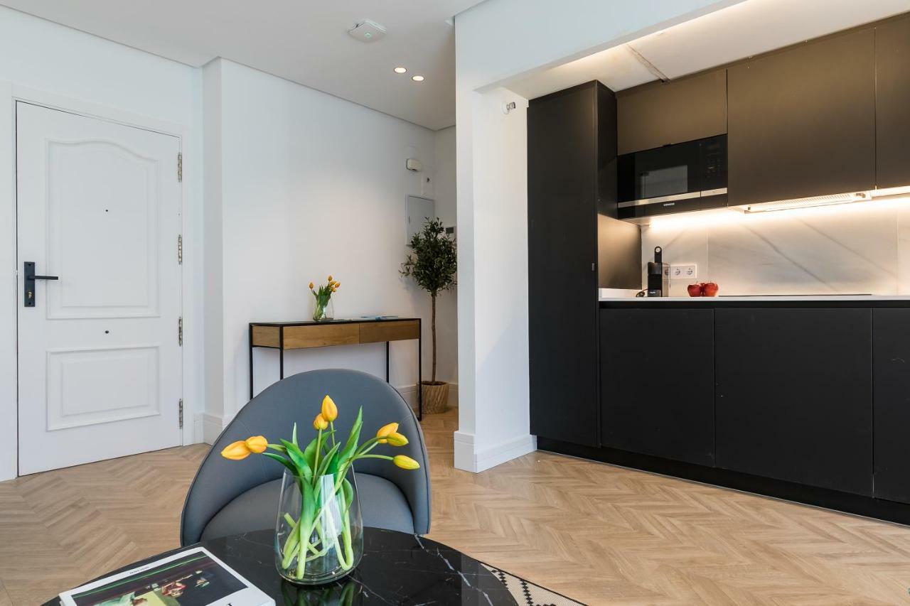 Feelathome Waldorf Suites Apartments Мадрид Екстериор снимка