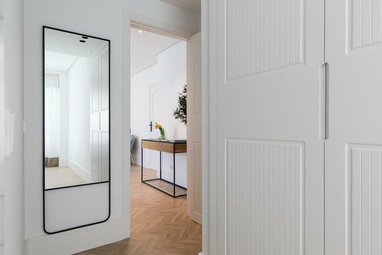 Feelathome Waldorf Suites Apartments Мадрид Екстериор снимка