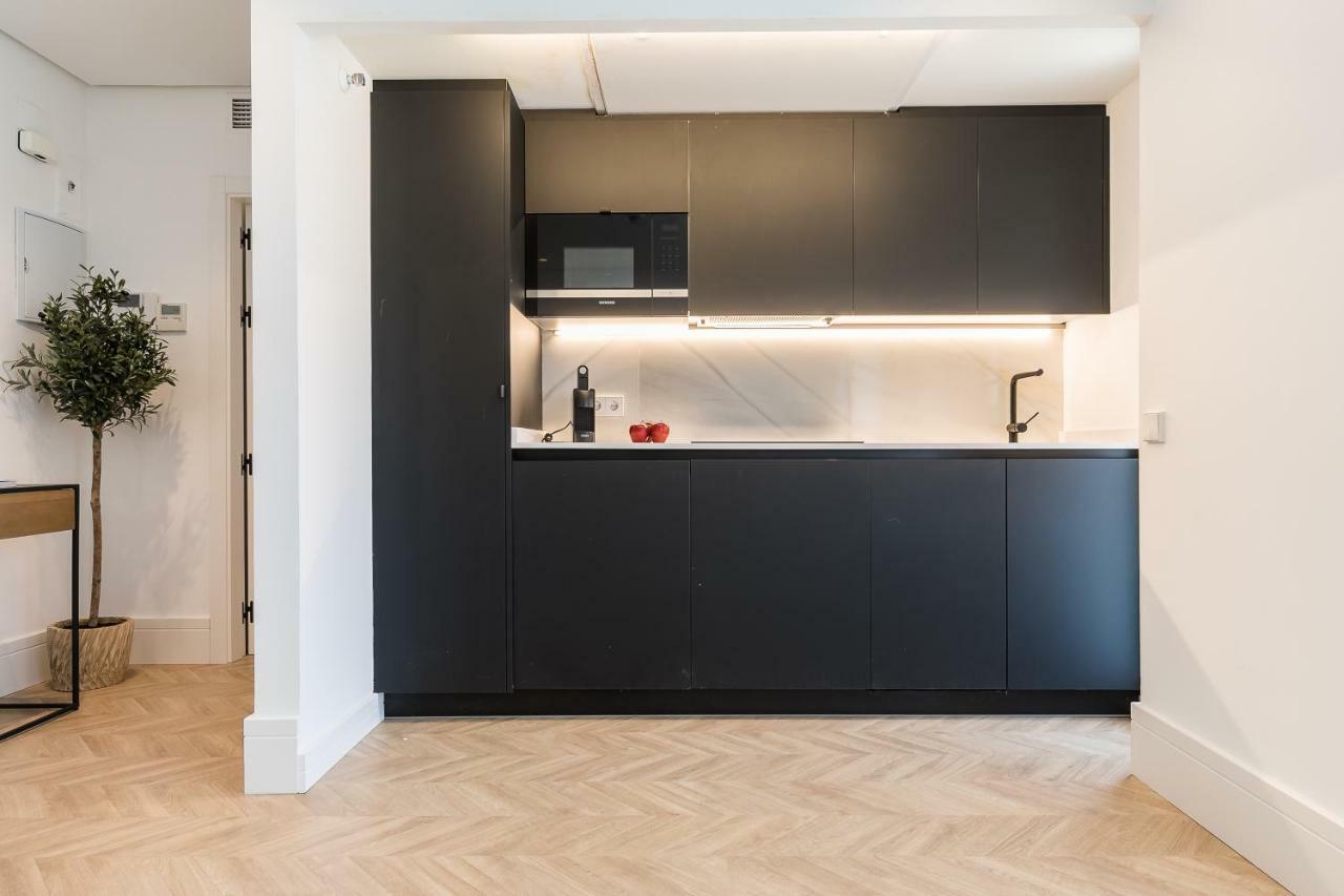 Feelathome Waldorf Suites Apartments Мадрид Екстериор снимка