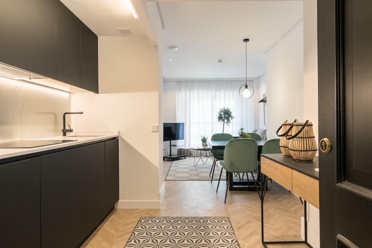 Feelathome Waldorf Suites Apartments Мадрид Екстериор снимка